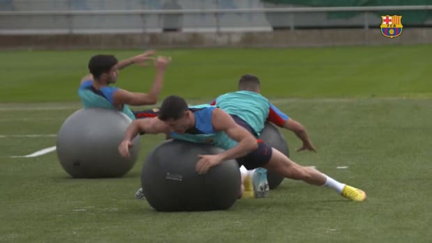 Barça squad stretch and recover after 4-0 win vs Cádiz